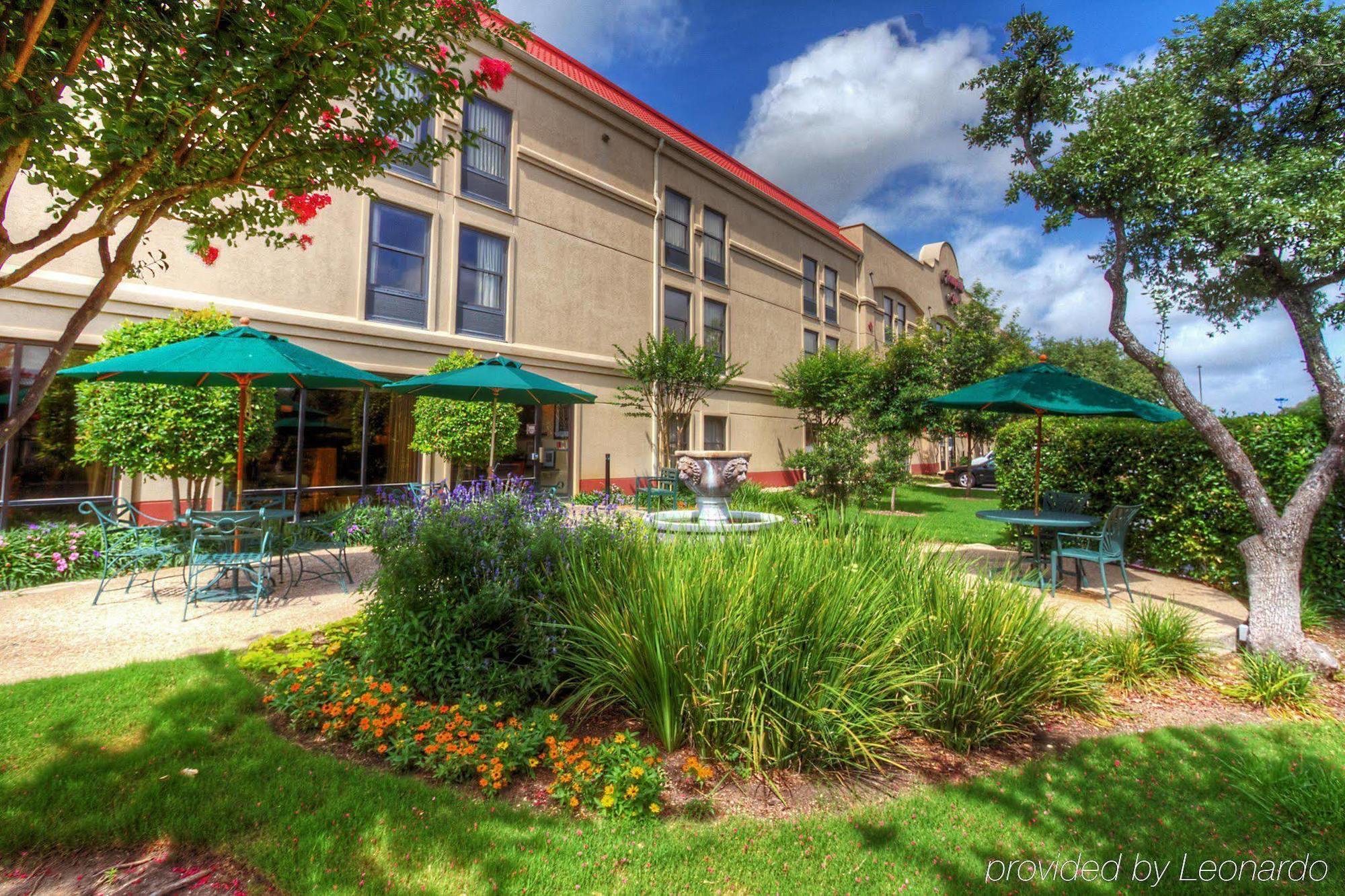 Hampton Inn San Antonio Stone Oak Exterior photo