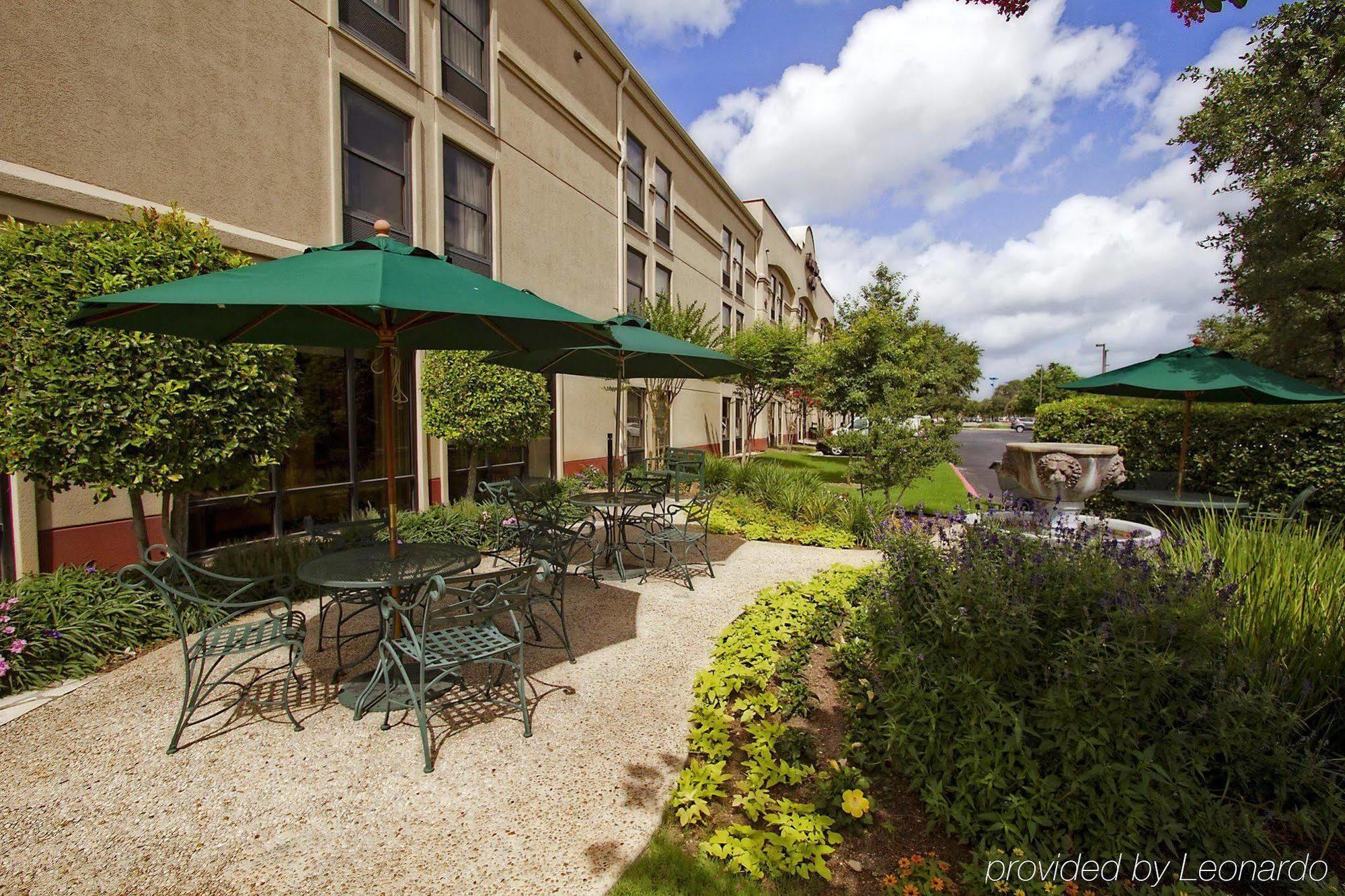 Hampton Inn San Antonio Stone Oak Exterior photo